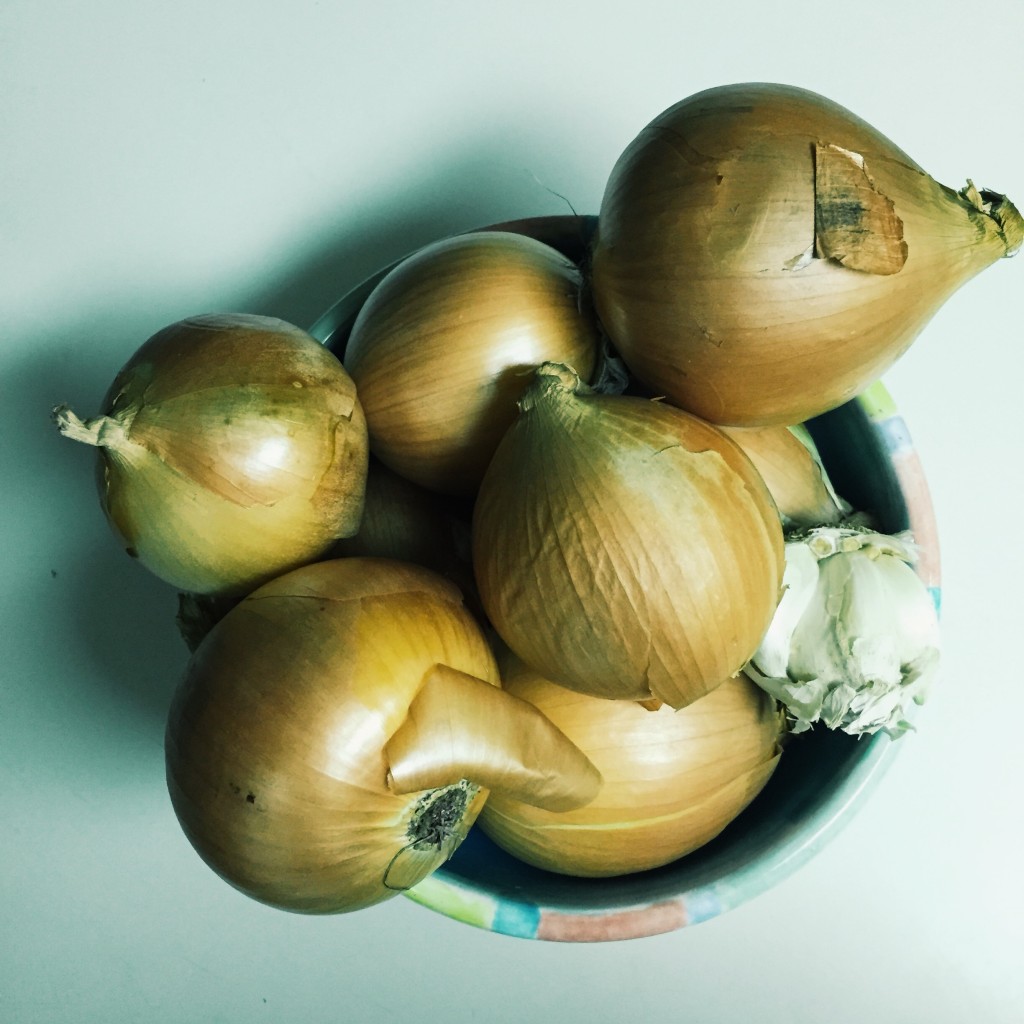 onions to be caramelized for pizza {the kosher foodies}